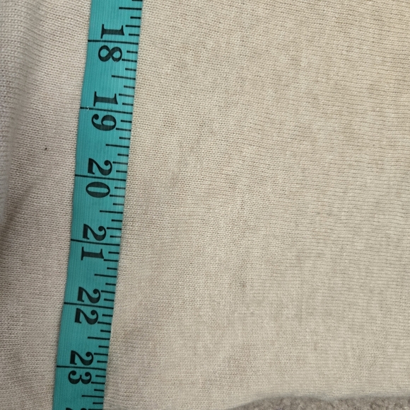 BETTA Italy Wool/ Cashmere/ Silk Cream Boatneck Top. Size Small - Picture 8 of 9